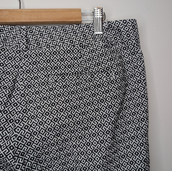 Banana Republic Hampton Ankle Pants Black White Geo Jacquard Design Size 10 - Picture 8 of 12
